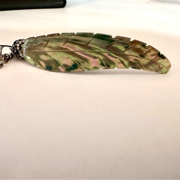 Elegant Silver Necklace with Iridescent Pendant - Picture 9 of 9